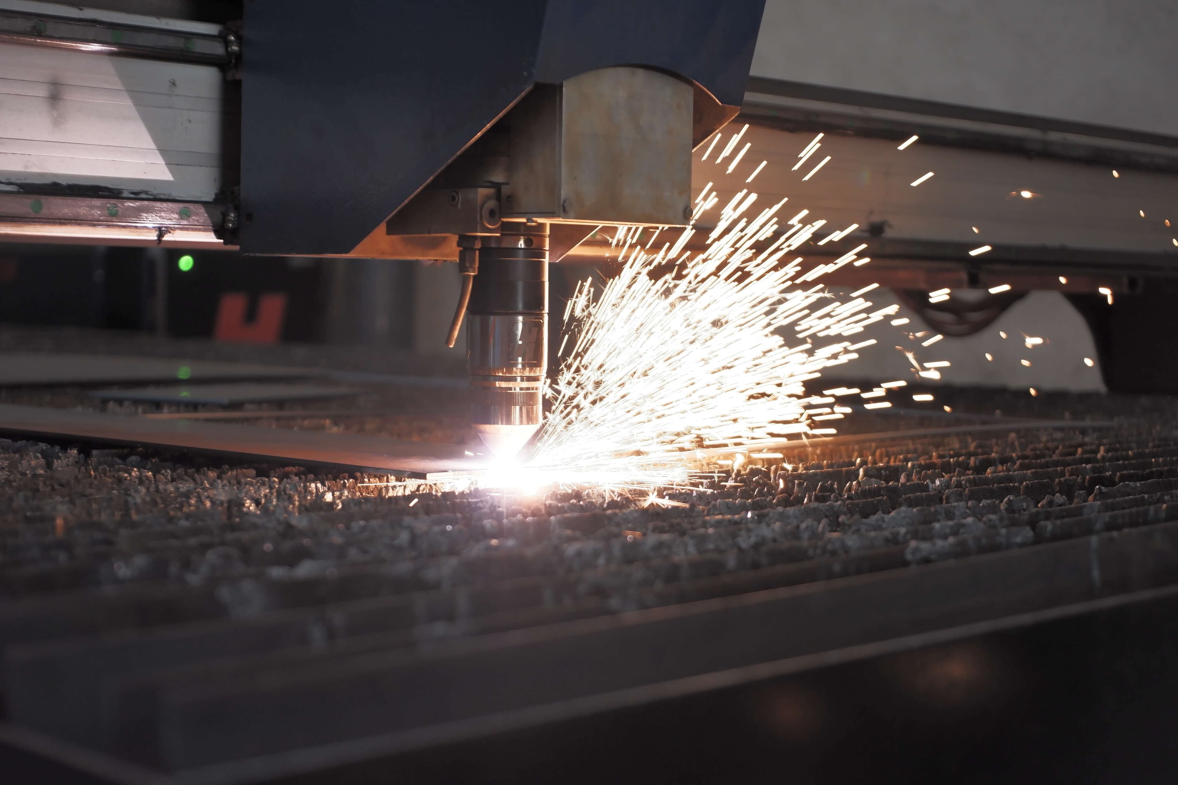 Piegatura CNC lamiere in acciaio — carpenteria su misura Parricelli SRL, provincia di Benevento